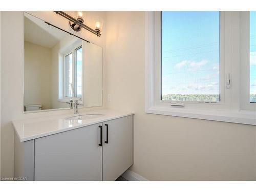 10 Broughton Street, Erin, ON - Indoor Photo Showing Bathroom