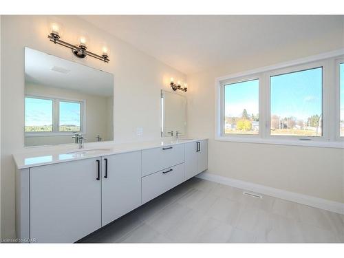 10 Broughton Street, Erin, ON - Indoor Photo Showing Bathroom