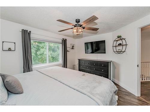 18 Gaw Crescent, Guelph, ON - Indoor Photo Showing Bedroom