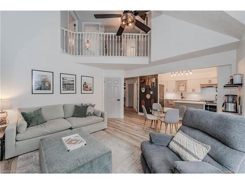 18 Gaw Crescent, Guelph, ON - Indoor Photo Showing Living Room