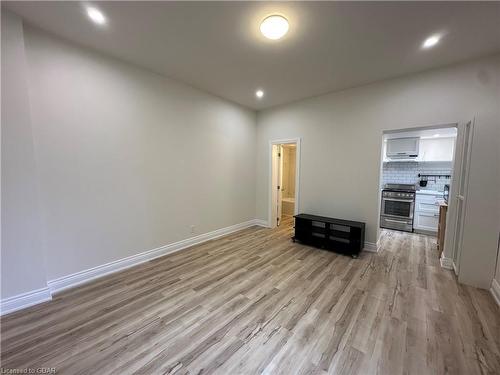 B-36 London Road, Guelph, ON - Indoor Photo Showing Other Room