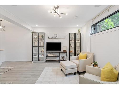 65 Cedar Street, Guelph, ON - Indoor Photo Showing Living Room