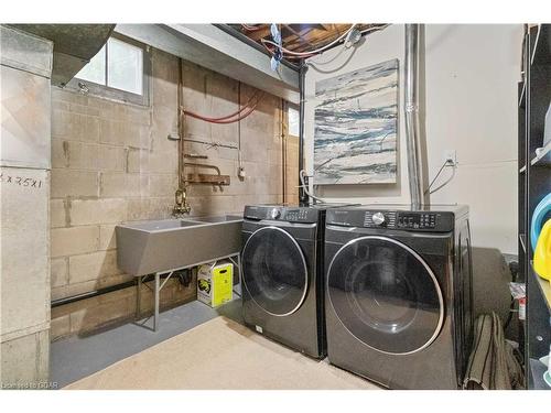 65 Cedar Street, Guelph, ON - Indoor Photo Showing Laundry Room