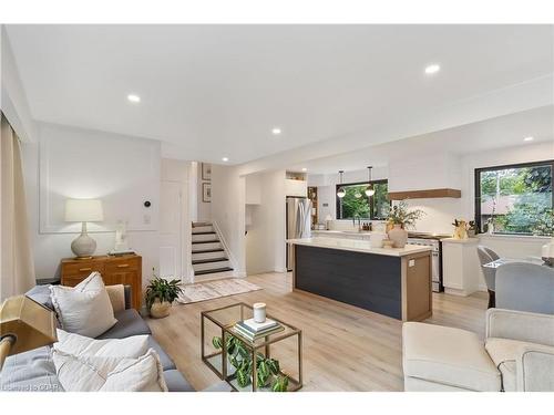 65 Cedar Street, Guelph, ON - Indoor Photo Showing Living Room