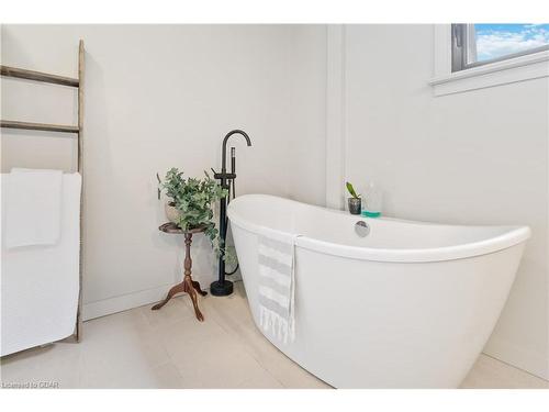 65 Cedar Street, Guelph, ON - Indoor Photo Showing Bathroom