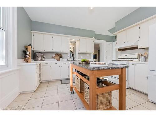 259 Garafraxa Street E, Fergus, ON - Indoor Photo Showing Kitchen