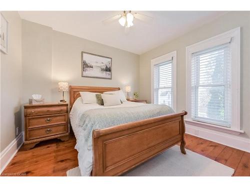 259 Garafraxa Street E, Fergus, ON - Indoor Photo Showing Bedroom