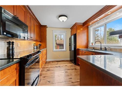 2651 Forks Of The Credit Road, Caledon, ON - Indoor Photo Showing Kitchen