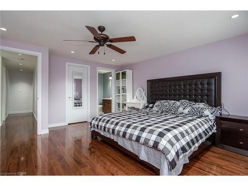 130 Clough Crescent, Guelph, ON - Indoor Photo Showing Bedroom