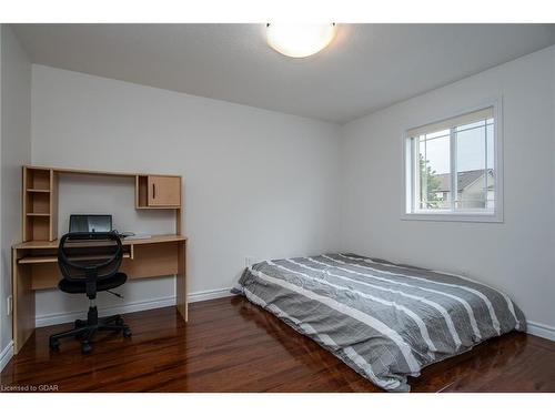 130 Clough Crescent, Guelph, ON - Indoor Photo Showing Bedroom