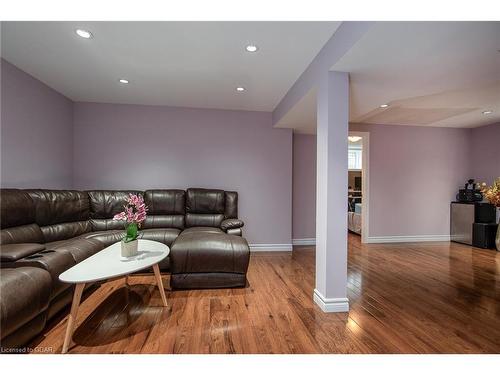 130 Clough Crescent, Guelph, ON - Indoor Photo Showing Living Room