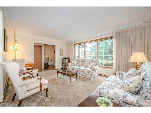 43 Brentwood Drive, Guelph, ON - Indoor Photo Showing Living Room