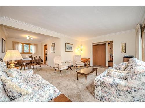 43 Brentwood Drive, Guelph, ON - Indoor Photo Showing Living Room