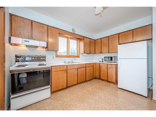 43 Brentwood Drive, Guelph, ON - Indoor Photo Showing Kitchen With Double Sink