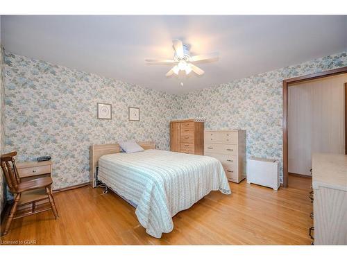 43 Brentwood Drive, Guelph, ON - Indoor Photo Showing Bedroom