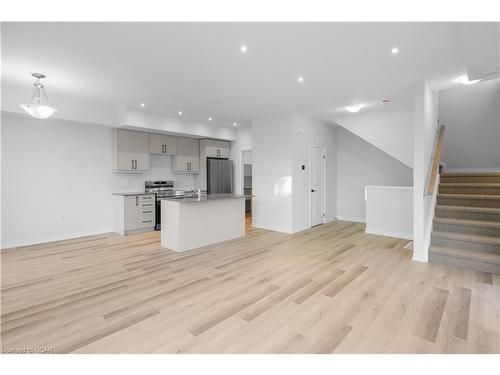 126-155 Equestrian Way, Cambridge, ON - Indoor Photo Showing Kitchen