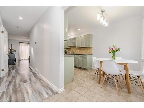 41 Watt Street, Guelph, ON - Indoor Photo Showing Dining Room