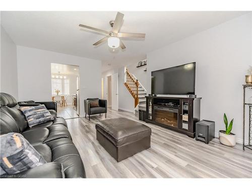 41 Watt Street, Guelph, ON - Indoor Photo Showing Living Room