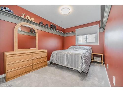 41 Watt Street, Guelph, ON - Indoor Photo Showing Bedroom