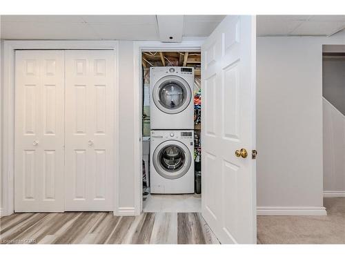 41 Watt Street, Guelph, ON - Indoor Photo Showing Laundry Room