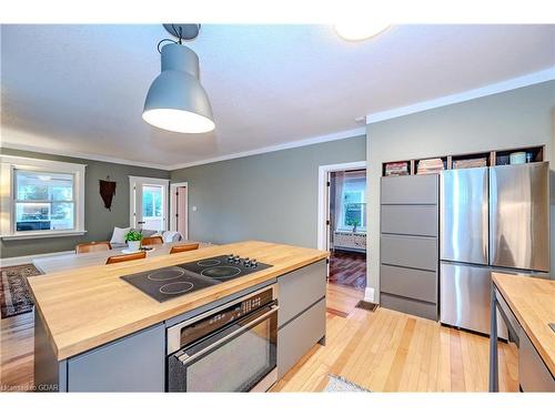 33 Audrey Avenue, Guelph, ON - Indoor Photo Showing Kitchen