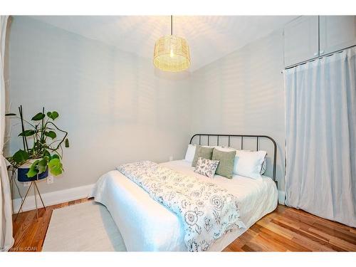 33 Audrey Avenue, Guelph, ON - Indoor Photo Showing Bedroom