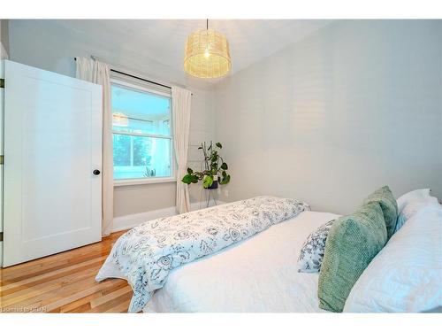 33 Audrey Avenue, Guelph, ON - Indoor Photo Showing Bedroom