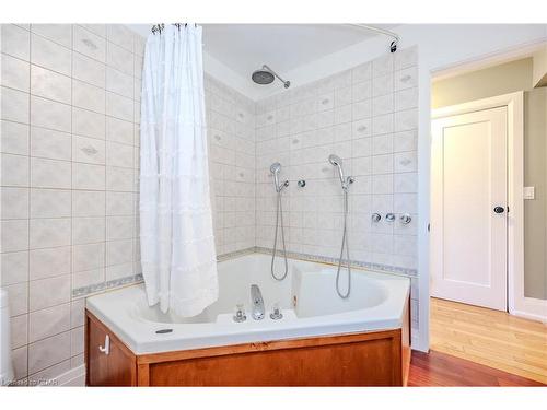 33 Audrey Avenue, Guelph, ON - Indoor Photo Showing Bathroom