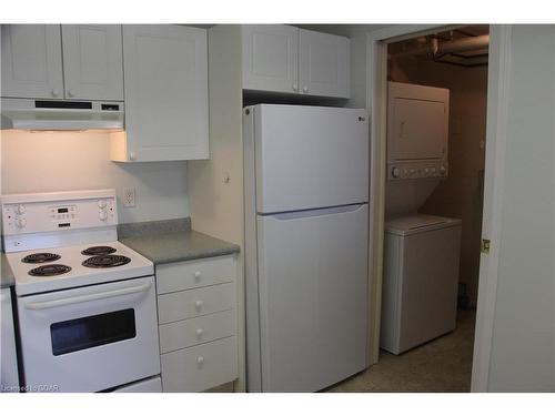 211-20 St George Street, Kitchener, ON - Indoor Photo Showing Kitchen