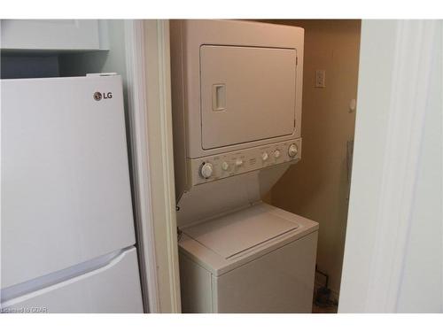 211-20 St George Street, Kitchener, ON - Indoor Photo Showing Laundry Room