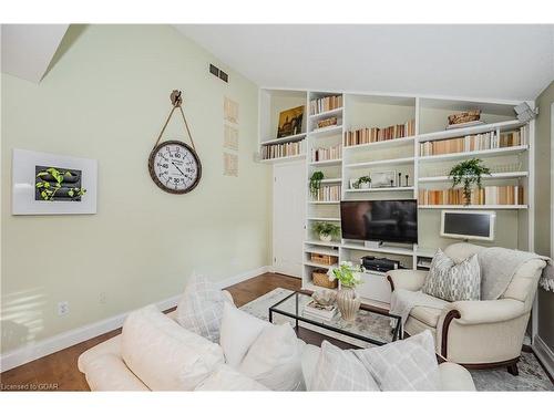 217 Elmira Road S, Guelph, ON - Indoor Photo Showing Living Room