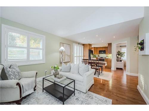 217 Elmira Road S, Guelph, ON - Indoor Photo Showing Living Room