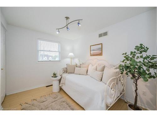 217 Elmira Road S, Guelph, ON - Indoor Photo Showing Bedroom