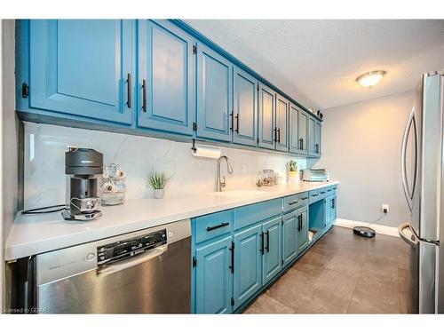 816-19 Woodlawn Road E, Guelph, ON - Indoor Photo Showing Kitchen With Stainless Steel Kitchen