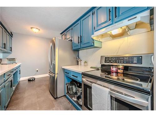 816-19 Woodlawn Road E, Guelph, ON - Indoor Photo Showing Kitchen With Stainless Steel Kitchen