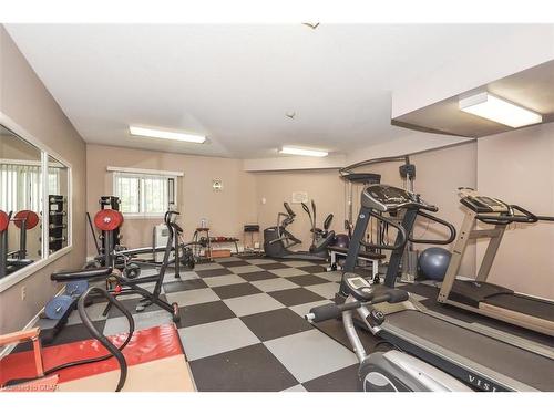 816-19 Woodlawn Road E, Guelph, ON - Indoor Photo Showing Gym Room