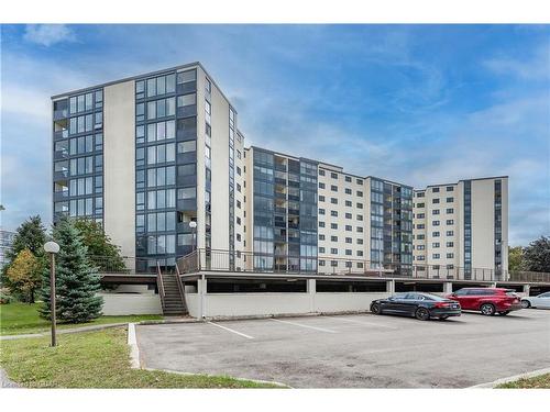 816-19 Woodlawn Road E, Guelph, ON - Outdoor With Facade