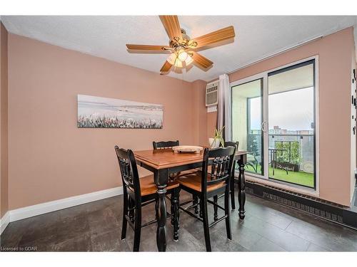 816-19 Woodlawn Road E, Guelph, ON - Indoor Photo Showing Dining Room