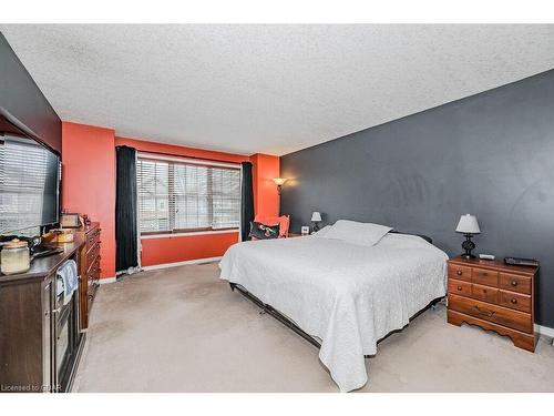 727 Zermatt Drive, Waterloo, ON - Indoor Photo Showing Bedroom