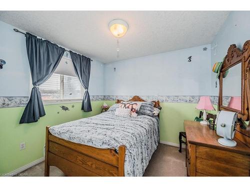 727 Zermatt Drive, Waterloo, ON - Indoor Photo Showing Bedroom