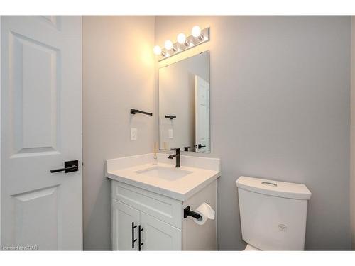 30 John Brabson Crescent, Guelph, ON - Indoor Photo Showing Bathroom