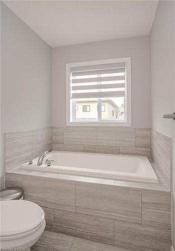 30 John Brabson Crescent, Guelph, ON - Indoor Photo Showing Bathroom