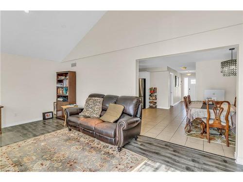 71 Hasler Crescent, Guelph, ON - Indoor Photo Showing Living Room