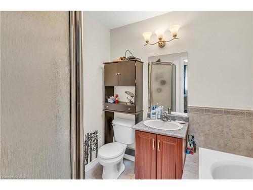 71 Hasler Crescent, Guelph, ON - Indoor Photo Showing Bathroom