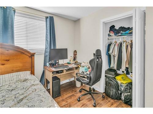 71 Hasler Crescent, Guelph, ON - Indoor Photo Showing Bedroom