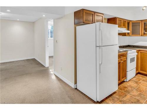 71 Hasler Crescent, Guelph, ON - Indoor Photo Showing Kitchen