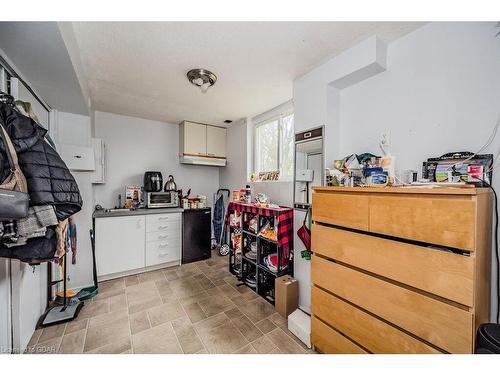 748 Scottsdale Dr Drive, Guelph, ON - Indoor Photo Showing Kitchen