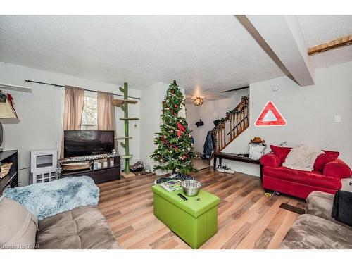 748 Scottsdale Dr Drive, Guelph, ON - Indoor Photo Showing Living Room