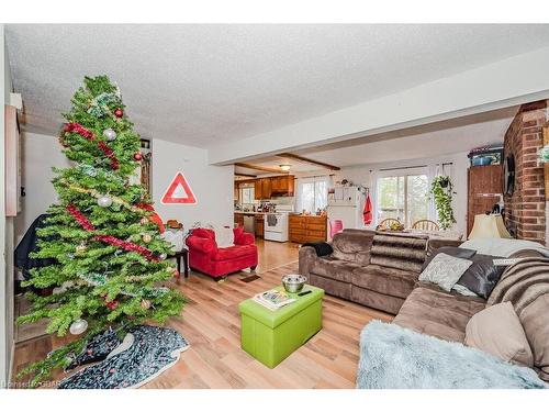 748 Scottsdale Dr Drive, Guelph, ON - Indoor Photo Showing Living Room