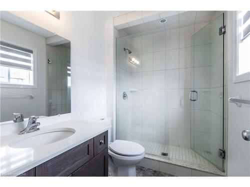 7 Goldenview Drive, Guelph, ON - Indoor Photo Showing Bathroom